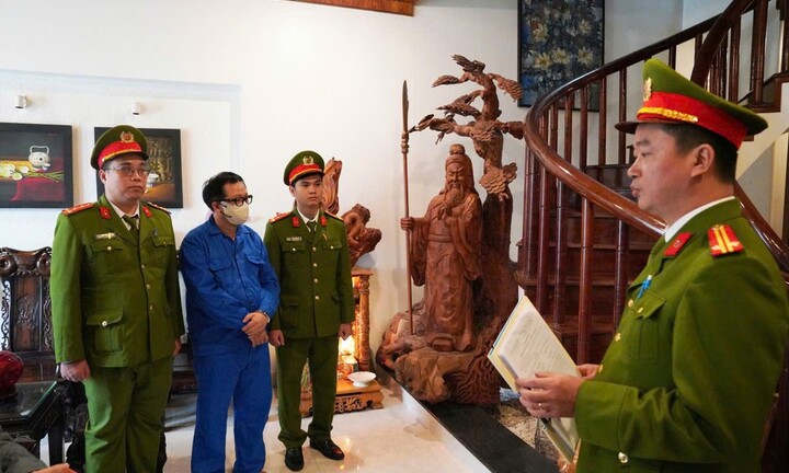 Vì sao Giám đốc Đại học Huế bị khởi tố, tạm giam?