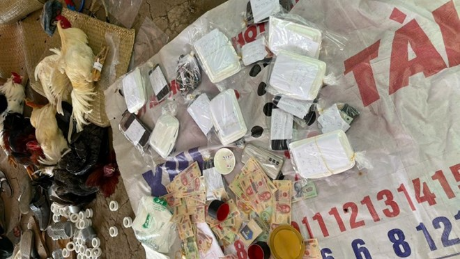 Tin pháp luật nổi bật 24h qua: Triệt phá ổ bạc ở miền quê, thu giữ hơn 115 triệu đồng