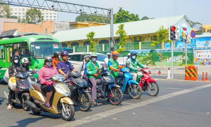 CSGT TP.HCM lưu ý về việc chấp hành đèn tín hiệu giao thông