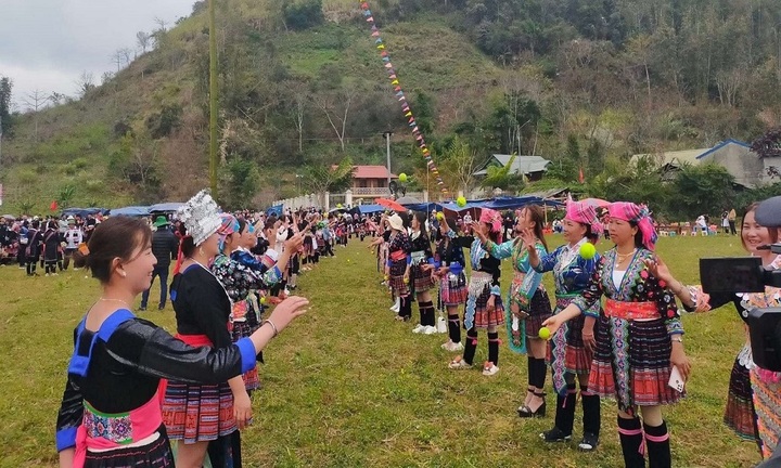 Độc đáo phong tục đón năm mới của đồng bào người Mông ở Điện Biên