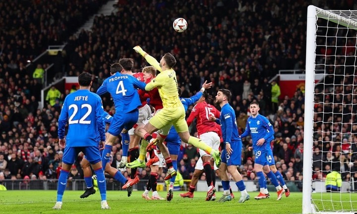 Kết quả bóng đá hôm nay ngày 24/1: MU nhọc nhằn đánh bại Rangers