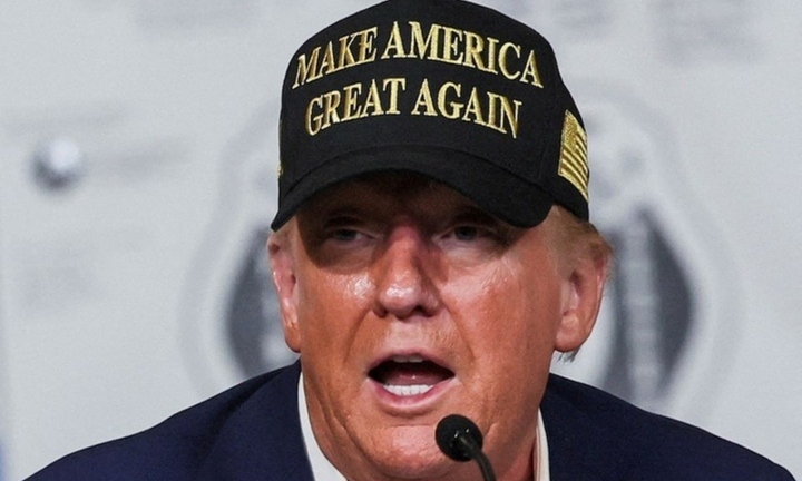 Ông Donald Trump nhận nhiều chỉ trích sau khi sa thải 17 tổng thanh tra