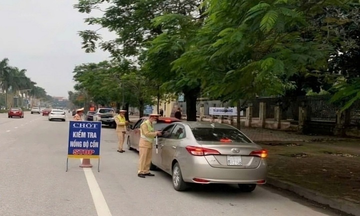 Ngày thứ hai nghỉ Tết Nguyên đán: Hơn 2.100 tài xế vi phạm nồng độ cồn