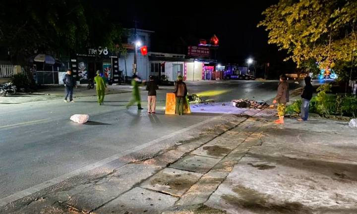 Nghệ An: Xe máy đối đầu trên quốc lộ, 2 người tử vong