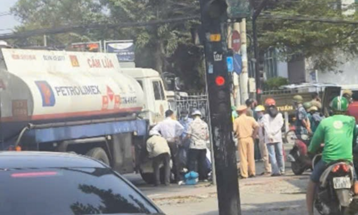 Va chạm với xe bồn chở xăng, người phụ nữ tử vong thương tâm