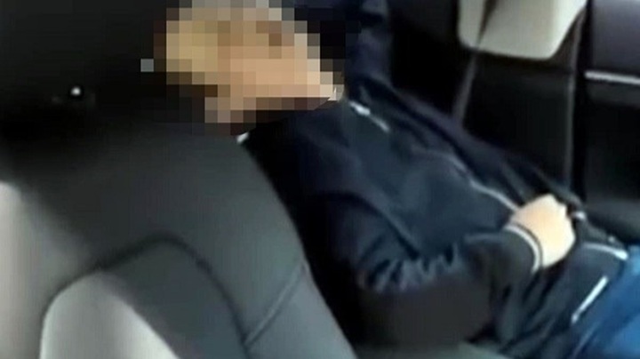 Danh tính nam tài xế taxi tử vong trong ô tô đỗ ven quốc lộ ở Hà Nội