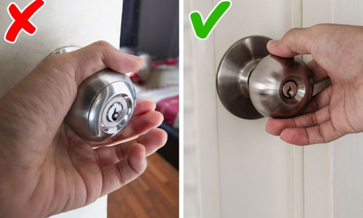 Ban đêm mở cửa phòng ngủ hay đóng cửa tốt hơn?