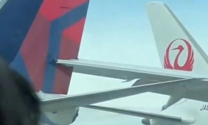 Clip: Thêm sự cố hàng không  ở Mỹ,  2 máy bay chở khách đâm nhau trên đường băng