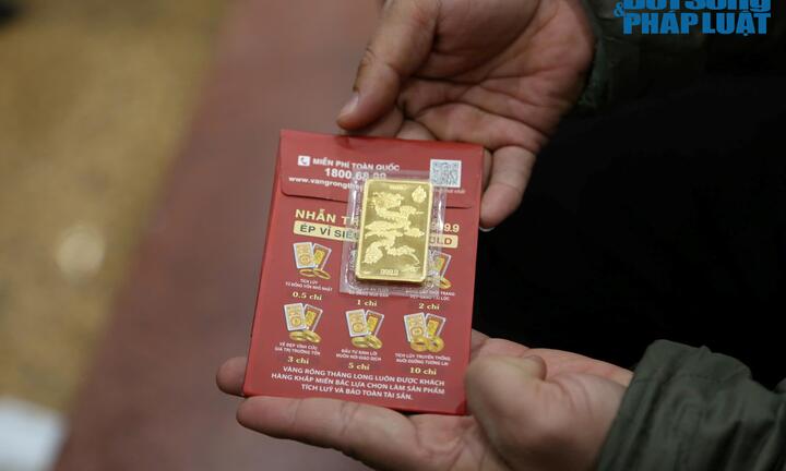 Người dân bán chốt lời khi giá vàng 