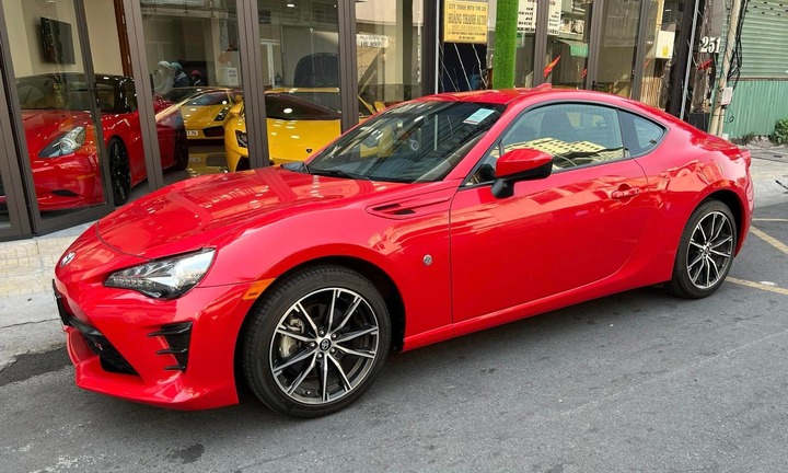 Cận cảnh Toyota 86 hàng hiếm được đại gia Cường 