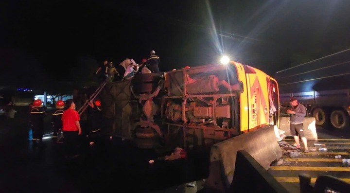 Vụ lật xe khách, 3 người tử vong ở Phú Yên: Thủ tướng chỉ đạo khắc phục hậu quả