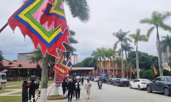 Lào Cai: Sôi động không khí chuẩn bị khai hội đền Thượng ngày rằm tháng Giêng.