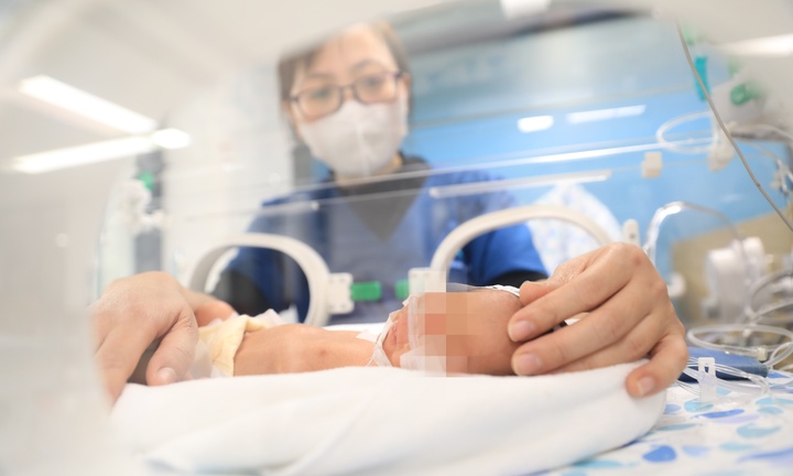 Bệnh Viện Nhi Hà Nội: Số ca mắc cúm xu hướng tăng theo từng tuần, nhưng không bất thường