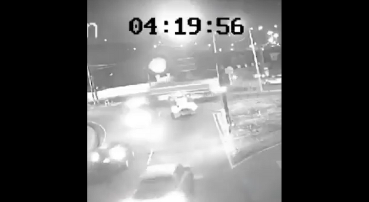 Clip: Khoảnh khắc trước khi xe buýt lao khỏi cầu, ít nhất 51 người tử vong ở Guatemala