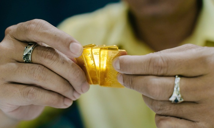 Giá vàng hôm nay (11/2): Vọt lên 93 triệu đồng/lượng, đạt kỷ lục mới