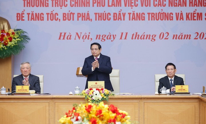 Thủ tướng chủ trì Hội nghị Thường trực Chính phủ làm việc với các ngân hàng thương mại