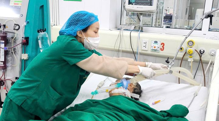 Người đàn ông rối loạn ý thức, hôn mê sâu sau chén rượu đầu năm