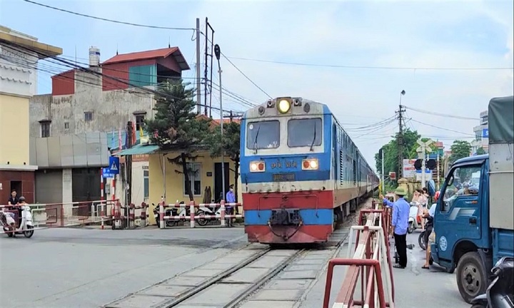 Tăng cường kiểm tra, xử lý vi phạm an toàn đường sắt trên toàn quốc từ 15/2