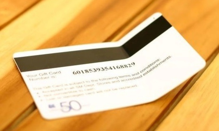 Thẻ ATM bị gãy, cong, vênh, bong tróc rút được tiền không?