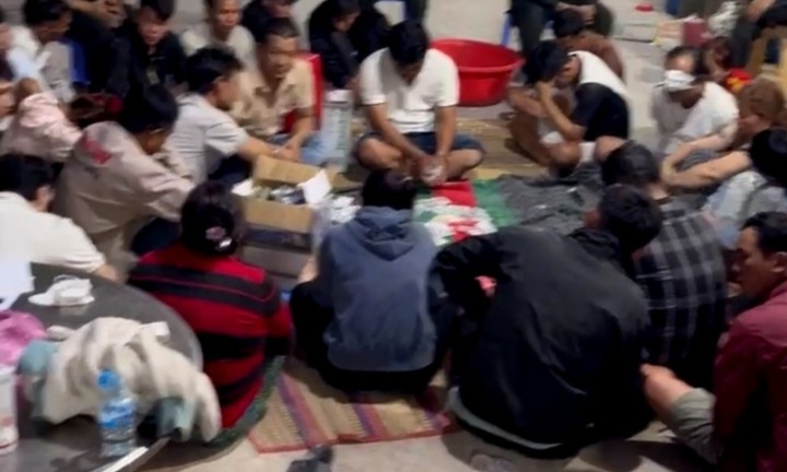 Triệt phá sới bạc trong nhà kho ở Long An, thu giữ tang vật