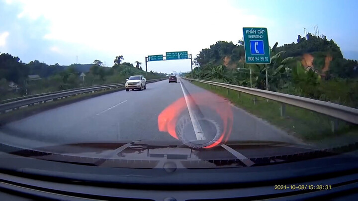 Liên tiếp xuất hiện ô tô đi ngược chiều cao tốc, Cục CSGT khuyến cáo 