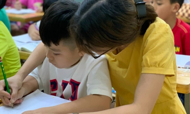 Giáo viên rèn chữ đẹp, dạy kỹ năng cho trẻ trước khi vào lớp 1 có vi phạm Thông tư 29?