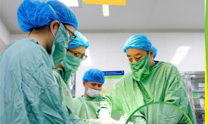 Cứu thành công sản phụ mắc K tuyến giáp, Lupus ban đỏ và nhiều bệnh lý nguy hiểm