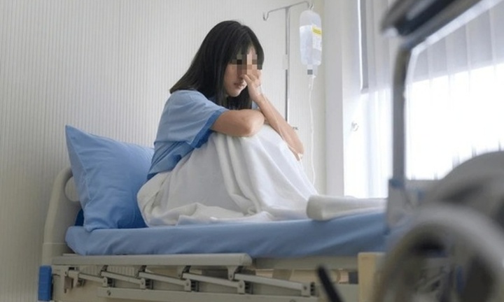 Cô gái 20 tuổi phải cắt bỏ tử cung vì chủ quan với thứ 