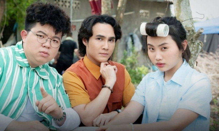 “Nhà gia tiên” giành ngôi vương phòng vé, phim Trấn Thành tiếp tục tụt hạng
