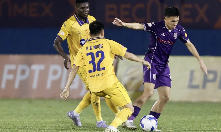 Nhiều sao trẻ mới toanh thi đấu thăng hoa, HLV Kim Sang-sik tha hồ chọn lựa