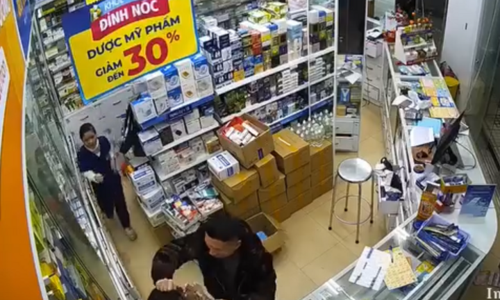 Làm rõ vụ nữ dược sĩ nhà thuốc Long Châu bị 
