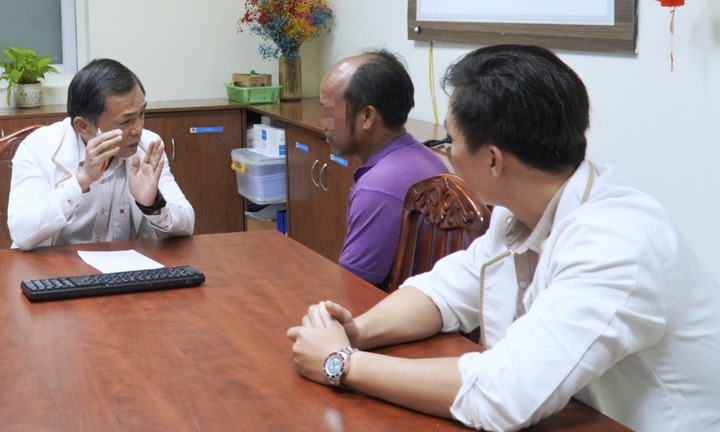 Người đàn ông ở Trà Vinh nhập viện cấp cứu sau cú trượt chân tại công trường