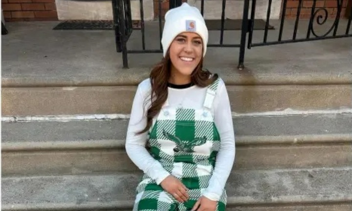 Kinh hoàng khoảnh khắc nữ phóng viên bị xe tải đâm trúng khi đang truyền hình trực tiếp