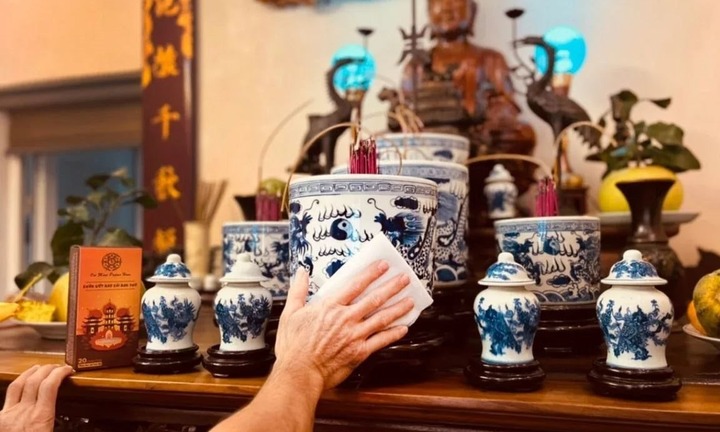 Chân hương sau khi rút nên vứt ở đâu?