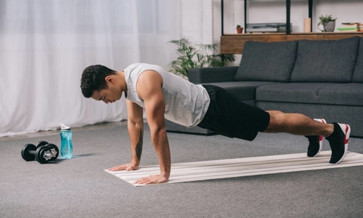 Người đàn ông tổn thương nặng một bên phổi chỉ sau 20 lần chống đẩy, nhảy dây