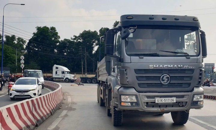 Thương tâm: Nam sinh lớp 9 bị xe ben cán tử vong ở Bình Dương 