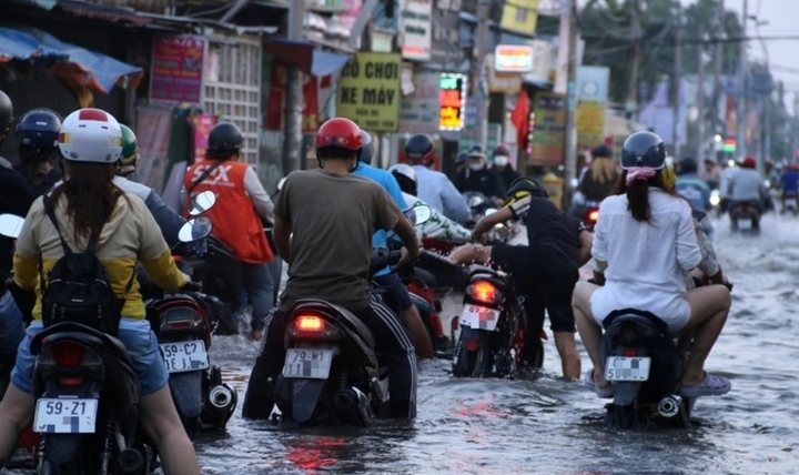 TP.HCM sắp đón đỉnh triều cường, đề phòng ngập úng ở vùng trũng thấp, ven sông