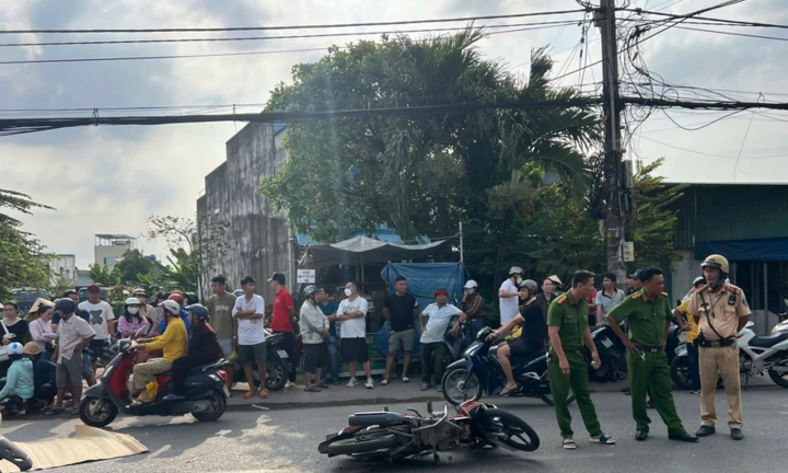Người đàn ông ngã xuống đường bị xe phía sau cán tử vong thương tâm