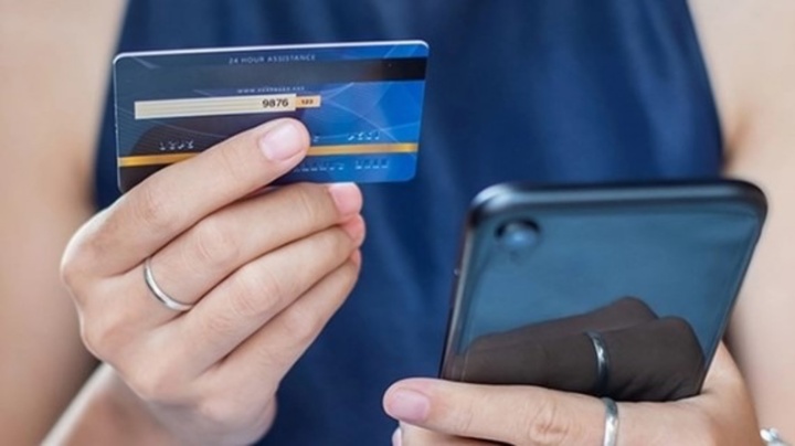 Vô tình lưu tấm hình này vào điện thoại, người đàn ông mất trắng 350 triệu đồng