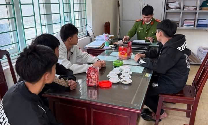 Nam Định: Xử lý nhóm thiếu niên bẻ biển số xe máy người đi đường