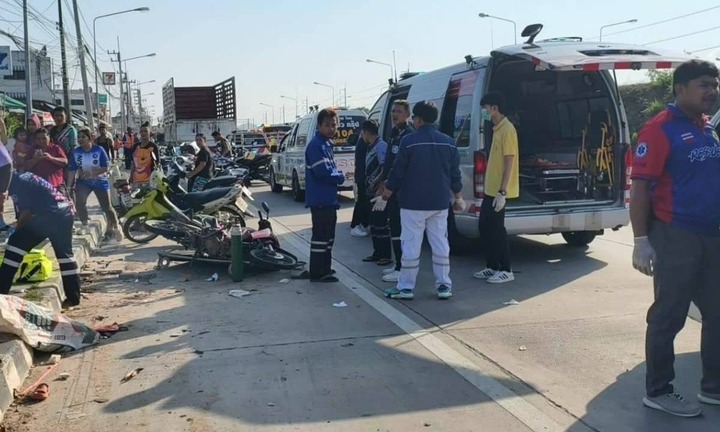 Tài xế xe tải ngủ gật, tông trực diện vào xe máy, một thai phụ tử vong tại chỗ