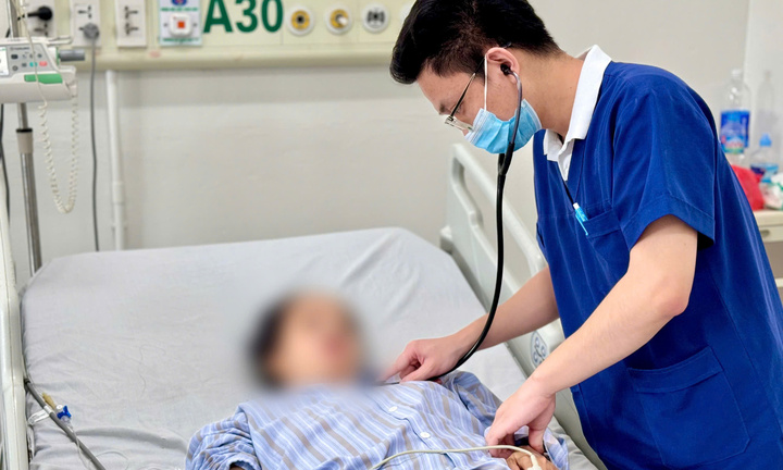 Người phụ nữ 59 tuổi hôn mê sâu vì viêm màng não sau mắc viêm tai giữa nhưng không điều trị dứt điểm