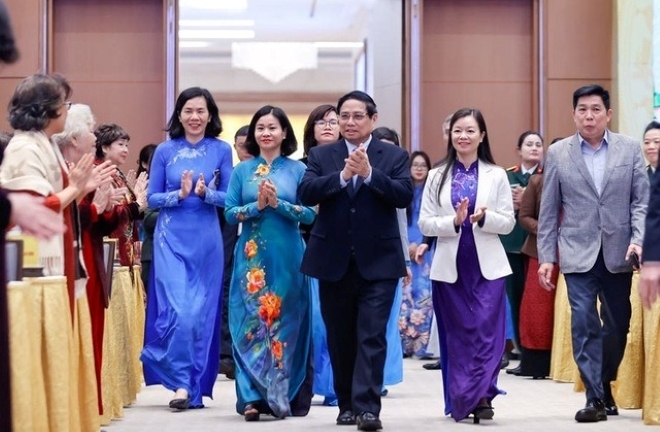 Lịch sử dân tộc gắn liền với dấu ấn sáng ngời của phụ nữ Việt Nam anh hùng