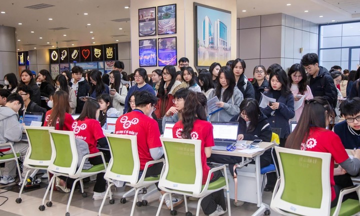 Cách ĐH Kinh tế Quốc dân quy đổi các phương phức về một đầu điểm