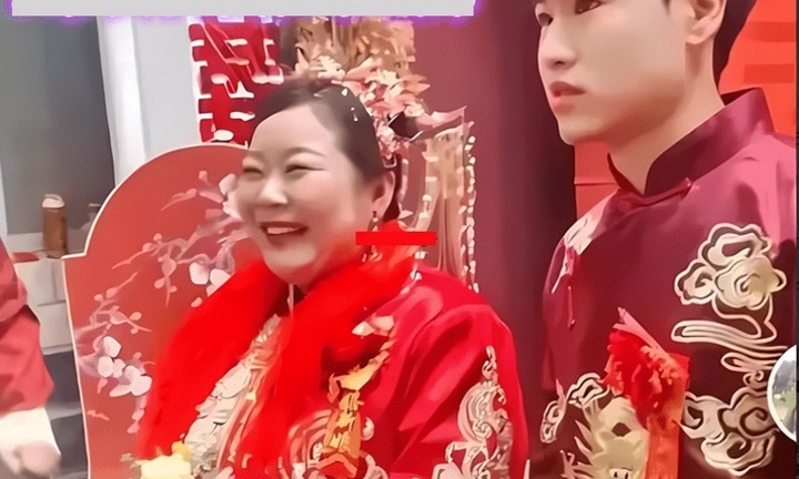 Con trai dẫn bạn gái về, bố mẹ