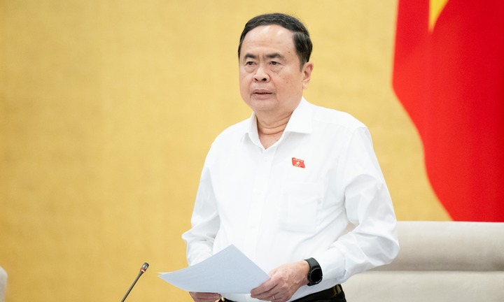 Nghiên cứu, sửa đổi Hiến pháp và các luật có liên quan