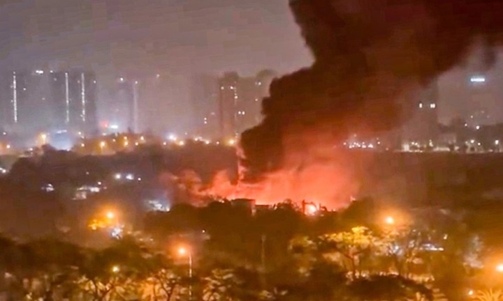 Vụ cháy lớn, nhiều tiếng nổ