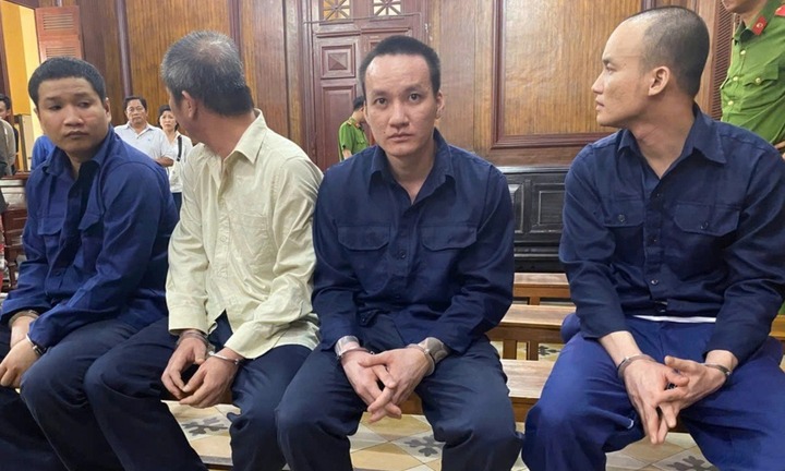 Vụ khách massage bị chém tử vong ở TP.HCM: Bị cáo khai về nguồn gốc thanh kiếm