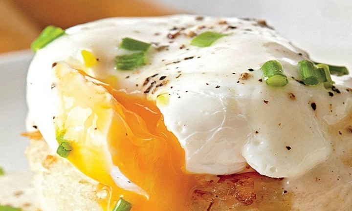 Tác dụng vượt trội của món trứng chần