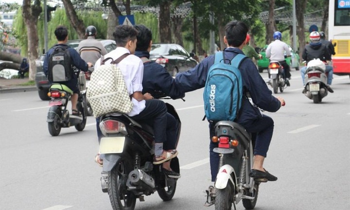 Mức phạt đối với người chưa đủ tuổi lái xe theo quy định